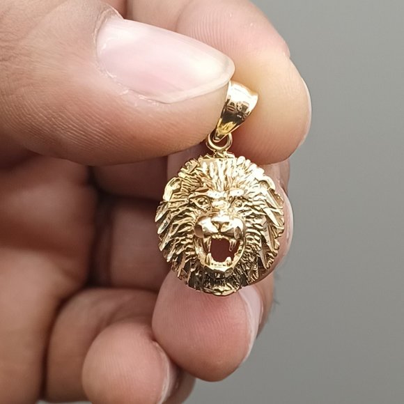 14kt real gold lion pendant